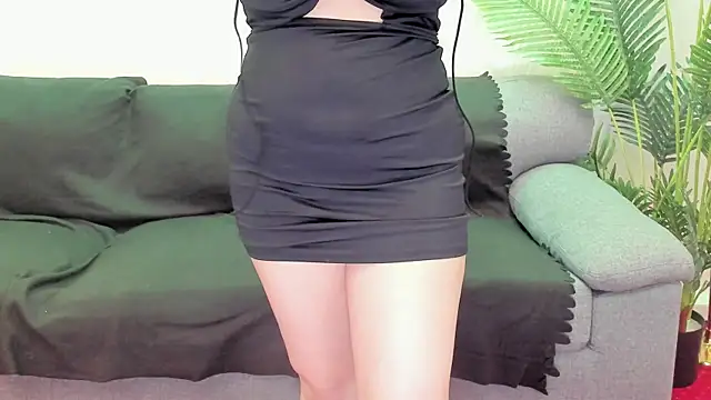 Snapshot of VivianneNicole chatting on May 16, 2026, 7:35 pm VivianneNicole online show from May 16, 2026, 7:35 pm