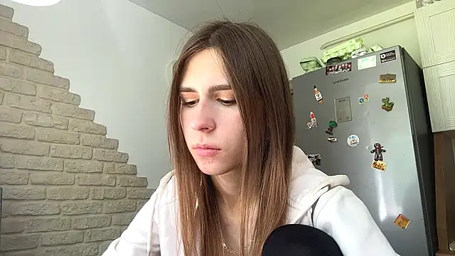 Snapshot of ZaraGuyette chatting on May 29, 2026, 12:11 pm ZaraGuyette online show from May 29, 2026, 12:11 pm