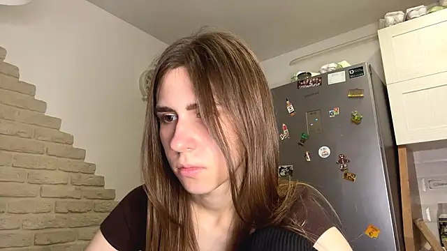 Snapshot of ZaraGuyette chatting on May 17, 2026, 11:05 pm ZaraGuyette online show from May 17, 2026, 11:05 pm