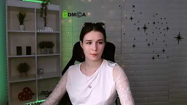angie foxy1 online show from June 27, 2026, 7:09 pm