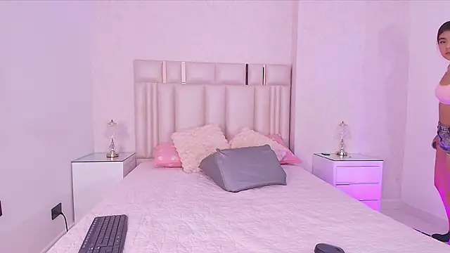 Snapshot of mia_velvett_ chatting on July 7, 2026, 11:58 am mia velvett online show from July 7, 2026, 11:58 am