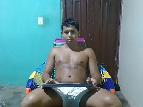 Snapshot of Lil_condor_baby chatting on July 6, 2026, 8:11 pm Lil condor baby online show from July 6, 2026, 8:11 pm