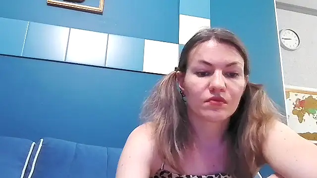 Snapshot of Margarett chatting on May 23, 2026, 5:45 pm Margarett online show from May 23, 2026, 5:45 pm
