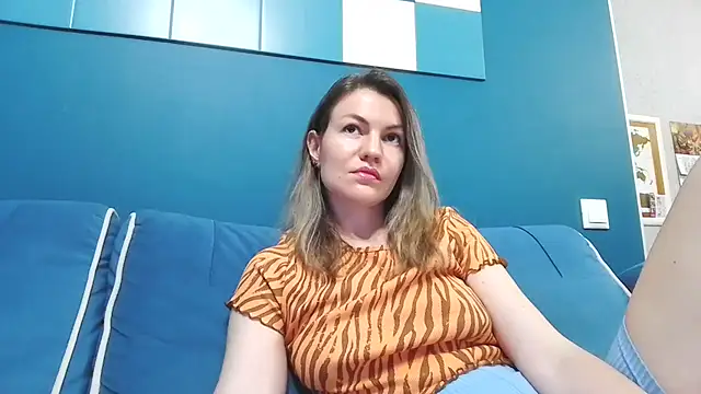 Snapshot of Margarett chatting on May 13, 2026, 4:58 pm Margarett online show from May 13, 2026, 4:58 pm