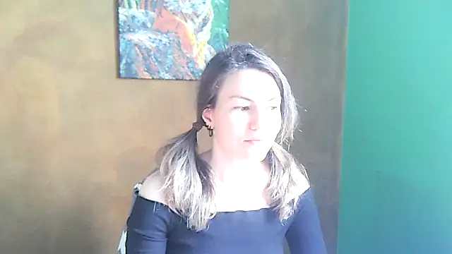 Snapshot of Margarett chatting on May 15, 2026, 8:34 am Margarett online show from May 15, 2026, 8:34 am