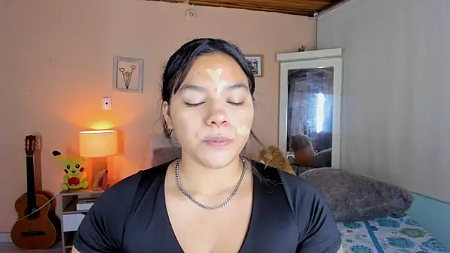 naomy ruiz  online show from May 26, 2026, 11:52 am
