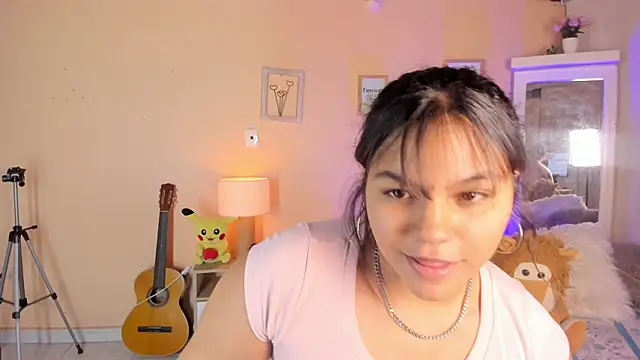 naomy ruiz  online show from June 1, 2026, 8:08 pm