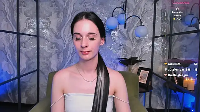Snapshot of MaeEverly chatting on May 26, 2026, 8:45 am MaeEverly online show from May 26, 2026, 8:45 am