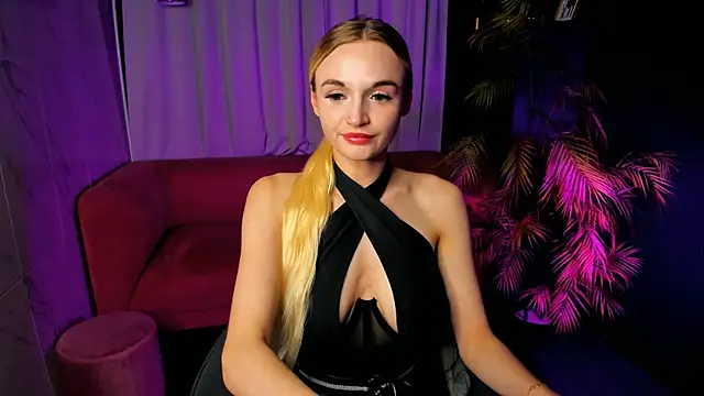 Snapshot of Mila__Lux chatting on July 2, 2026, 8:48 pm Mila Lux online show from July 2, 2026, 8:48 pm