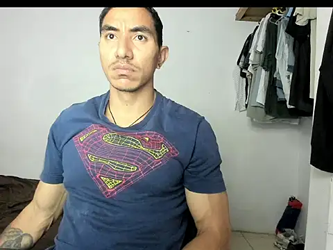 Snapshot of aquiles04 chatting on May 29, 2026, 1:39 pm aquiles04 online show from May 29, 2026, 1:39 pm