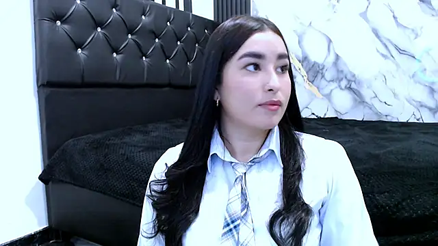 MiaReinig09 online show from May 15, 2026, 3:54 pm