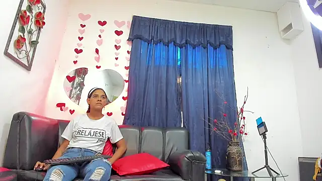 Snapshot of Freyapasion chatting on May 16, 2026, 7:46 pm Freyapasion online show from May 16, 2026, 7:46 pm