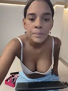 Snapshot of Freyapasion chatting on May 24, 2026, 3:34 pm Freyapasion online show from May 24, 2026, 3:34 pm