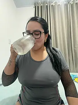 Snapshot of rousee69_ chatting on June 21, 2026, 10:59 pm rousee69 online show from June 21, 2026, 10:59 pm