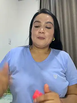 Snapshot of rousee69_ chatting on May 30, 2026, 5:03 am rousee69 online show from May 30, 2026, 5:03 am