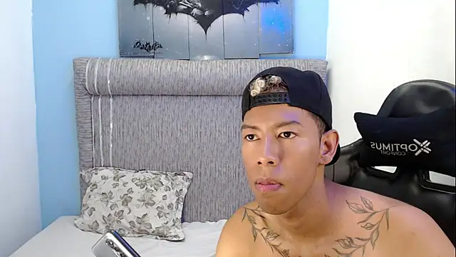 Snapshot of Taylerr_18 chatting on May 19, 2026, 3:24 am Taylerr 18 online show from May 19, 2026, 3:24 am