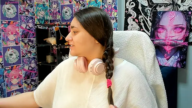 Snapshot of Ayleen_Gece chatting on June 5, 2026, 3:11 am Ayleen Gece online show from June 5, 2026, 3:11 am