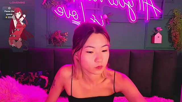 Runi Asian online show from July 15, 2026, 1:23 am