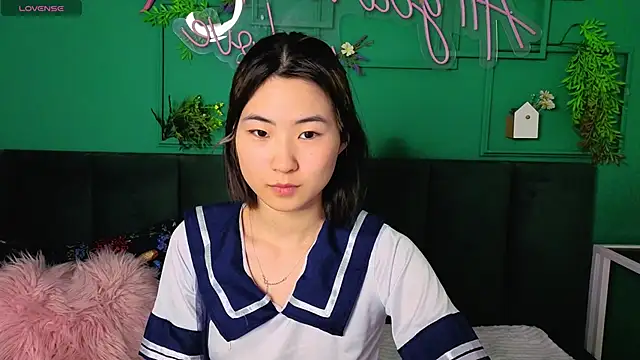 Snapshot of Runi_Asian chatting on May 28, 2026, 1:02 am Runi Asian online show from May 28, 2026, 1:02 am
