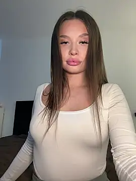 Snapshot of BeautyBella_ chatting on May 23, 2026, 3:11 pm BeautyBella online show from May 23, 2026, 3:11 pm