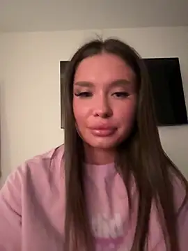 Snapshot of BeautyBella_ chatting on July 8, 2026, 9:48 pm BeautyBella online show from July 8, 2026, 9:48 pm