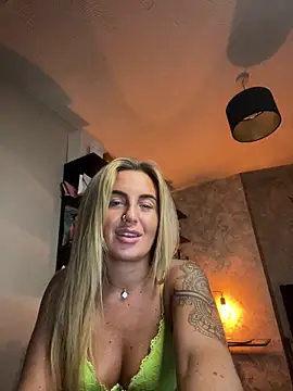 CharlottemilfUKx online show from May 21, 2026, 11:35 pm