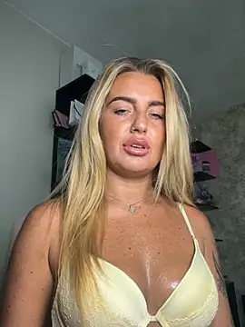 CharlottemilfUKx online show from May 30, 2026, 6:13 pm