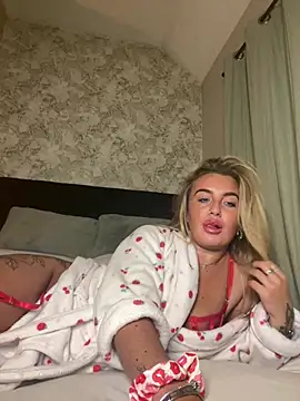 CharlottemilfUKx online show from May 16, 2026, 11:15 pm
