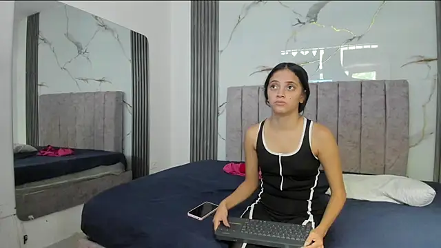 Snapshot of gissel_and_fabi chatting on July 9, 2026, 2:16 pm gissel and fabi online show from July 9, 2026, 2:16 pm