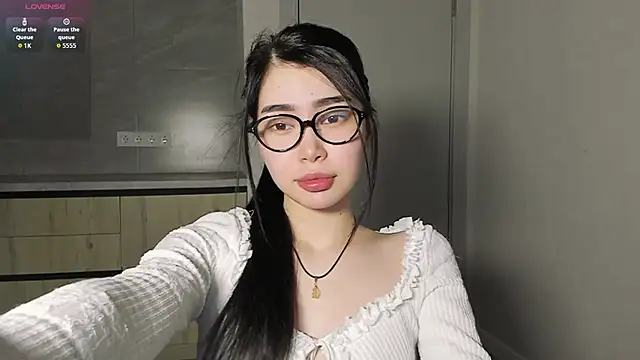 Snapshot of adelinya chatting on June 1, 2026, 3:22 pm adelinya online show from June 1, 2026, 3:22 pm