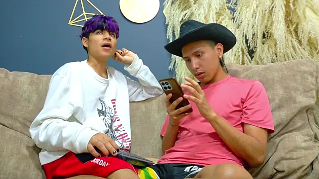 Snapshot of leonix_love chatting on July 5, 2026, 12:45 pm leonix love online show from July 5, 2026, 12:45 pm