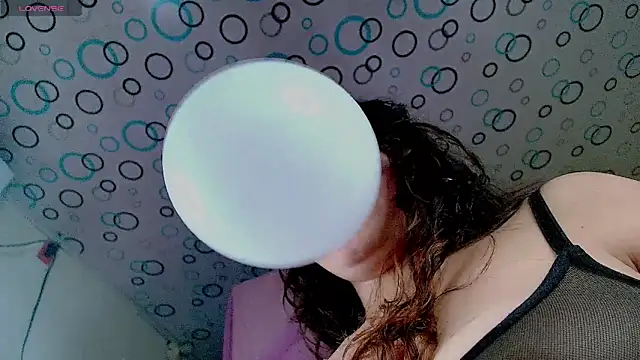 Snapshot of Nadine_Nassib chatting on June 1, 2026, 1:33 pm Nadine Nassib online show from June 1, 2026, 1:33 pm