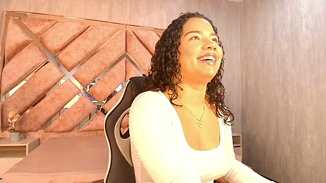 Snapshot of TamaraaHoney chatting on May 15, 2026, 12:36 pm TamaraaHoney online show from May 15, 2026, 12:36 pm