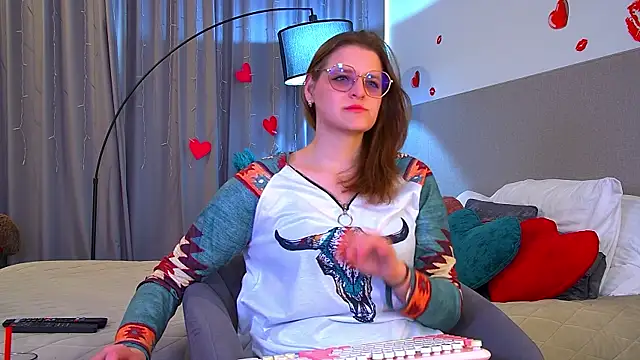 Snapshot of AlexaAvery chatting on June 2, 2026, 6:13 am AlexaAvery online show from June 2, 2026, 6:13 am