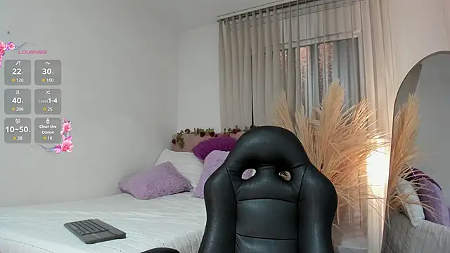 Snapshot of Charlotte_pleasure chatting on May 23, 2026, 10:03 am Charlotte pleasure online show from May 23, 2026, 10:03 am