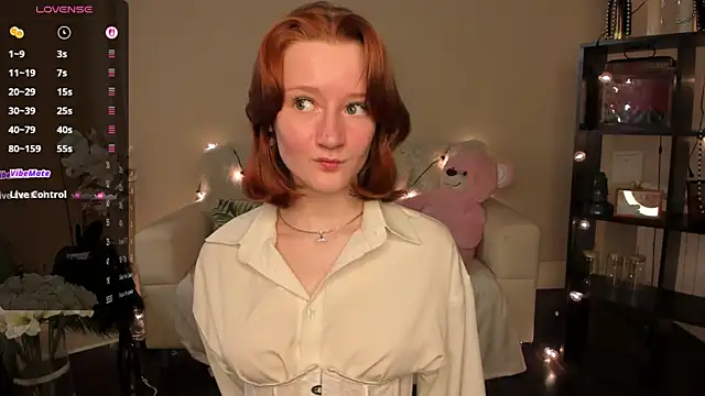 Snapshot of LallyLally_ chatting on May 19, 2026, 3:41 pm LallyLally online show from May 19, 2026, 3:41 pm