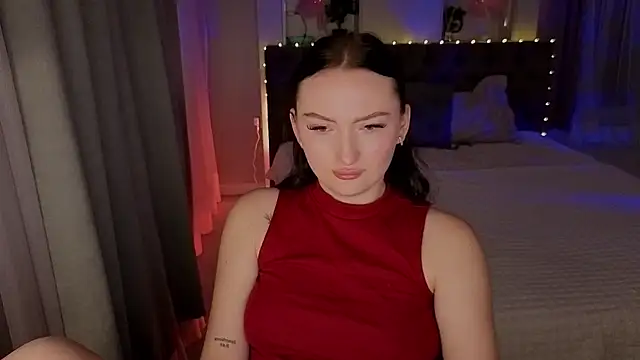 Snapshot of MizLouLou chatting on June 2, 2026, 4:12 am MizLouLou online show from June 2, 2026, 4:12 am