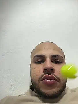 ladyandnico online show from July 17, 2026, 6:43 am