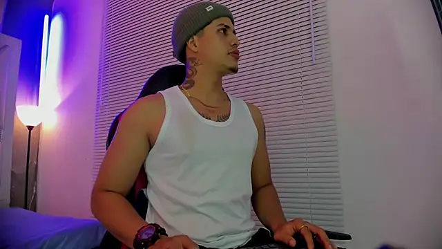 Snapshot of dominic_connor chatting on July 8, 2026, 3:30 am dominic connor online show from July 8, 2026, 3:30 am