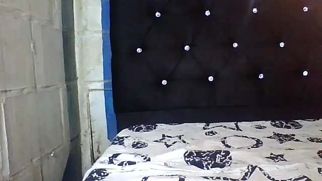 Snapshot of perloon chatting on July 3, 2026, 9:21 pm perloon online show from July 3, 2026, 9:21 pm
