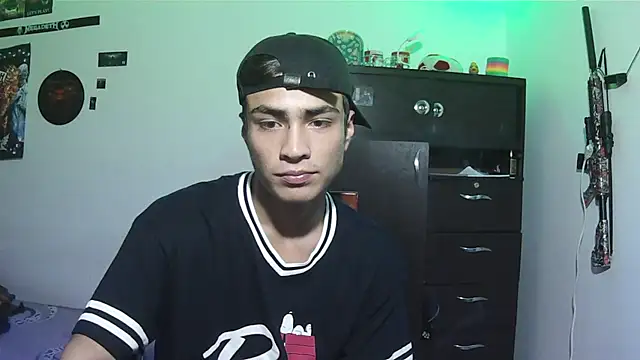 Snapshot of Fenix_hardcock chatting on May 31, 2026, 8:31 pm Fenix hardcock online show from May 31, 2026, 8:31 pm