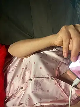 Snapshot of Linda-babyy chatting on July 8, 2026, 10:10 pm Linda-babyy online show from July 8, 2026, 10:10 pm