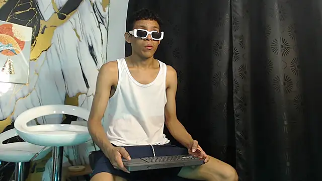Snapshot of RONALDA_HOT26 chatting on May 23, 2026, 7:40 am RONALDA HOT26 online show from May 23, 2026, 7:40 am