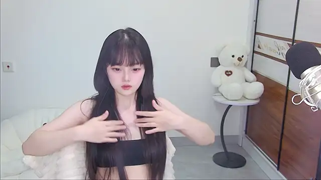 Snapshot of Evil-Bunny007 chatting on May 19, 2026, 12:01 pm Evil-Bunny007 online show from May 19, 2026, 12:01 pm