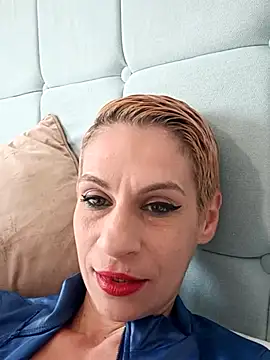 Snapshot of KittyDesiree chatting on July 9, 2026, 4:17 pm KittyDesiree online show from July 9, 2026, 4:17 pm