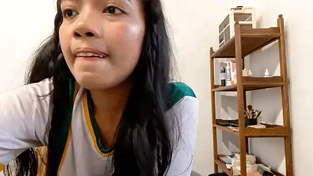 Snapshot of SolangeAldred chatting on May 22, 2026, 8:23 am SolangeAldred online show from May 22, 2026, 8:23 am