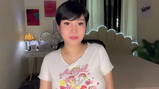 Snapshot of RingMyBelle chatting on May 31, 2026, 10:43 pm RingMyBelle online show from May 31, 2026, 10:43 pm