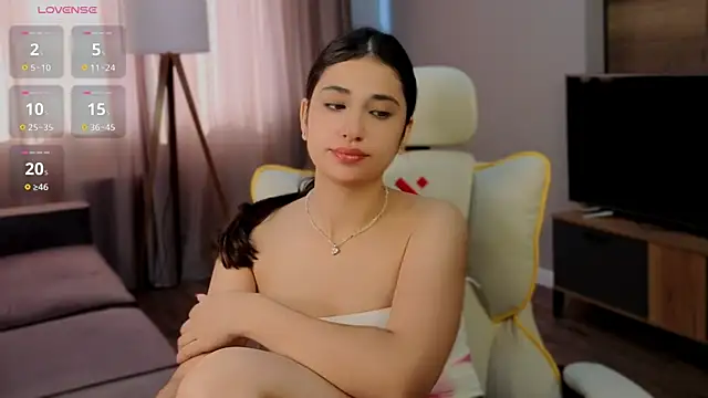 Snapshot of honeylanaa chatting on July 8, 2026, 4:24 am honeylanaa online show from July 8, 2026, 4:24 am