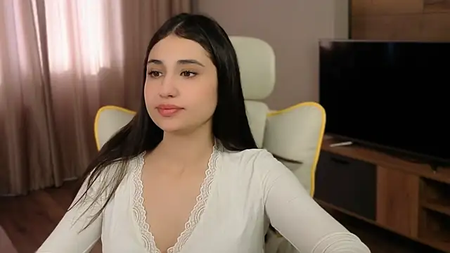 Snapshot of honeylanaa chatting on May 16, 2026, 5:28 am honeylanaa online show from May 16, 2026, 5:28 am