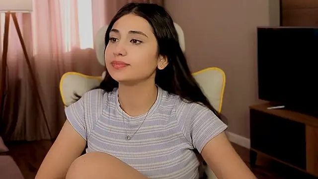 Snapshot of honeylanaa chatting on May 28, 2026, 4:31 am honeylanaa online show from May 28, 2026, 4:31 am